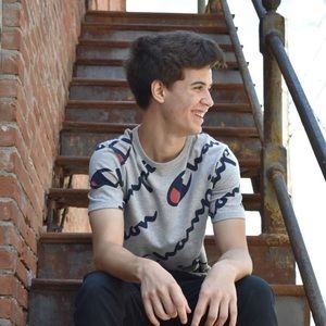 Meet your Posher, Drew